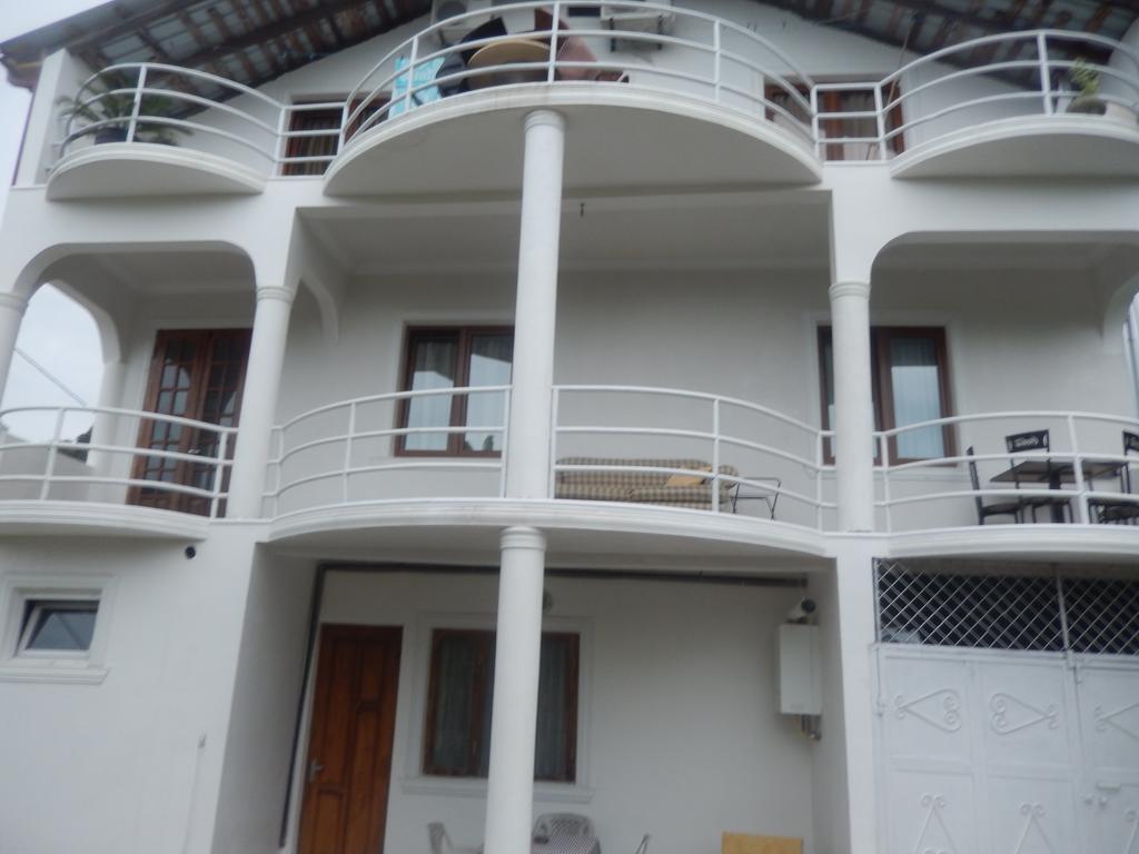 Merabi Guest House Makhinjauri Exterior photo